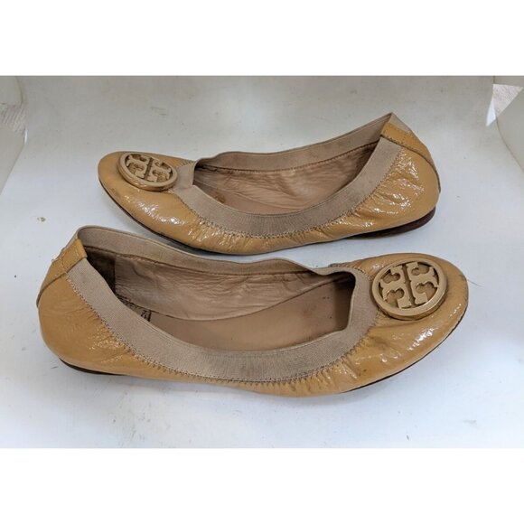 TORY BURCH Caroline Tan Beige Patent Flats Lohgo Ballet Flats Size 6.5 - Picture 1 of 14